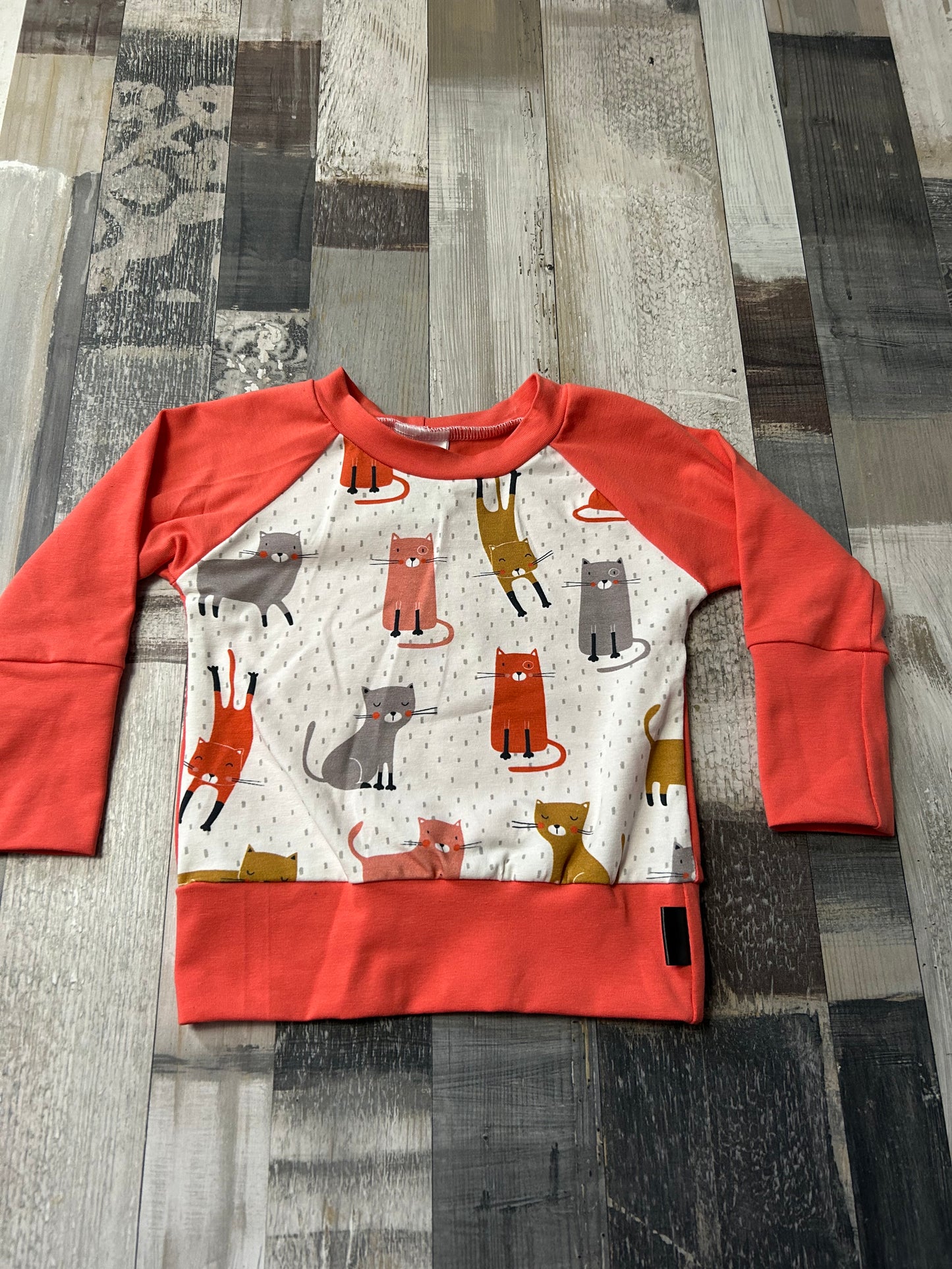 Crewneck chat corail foncé
