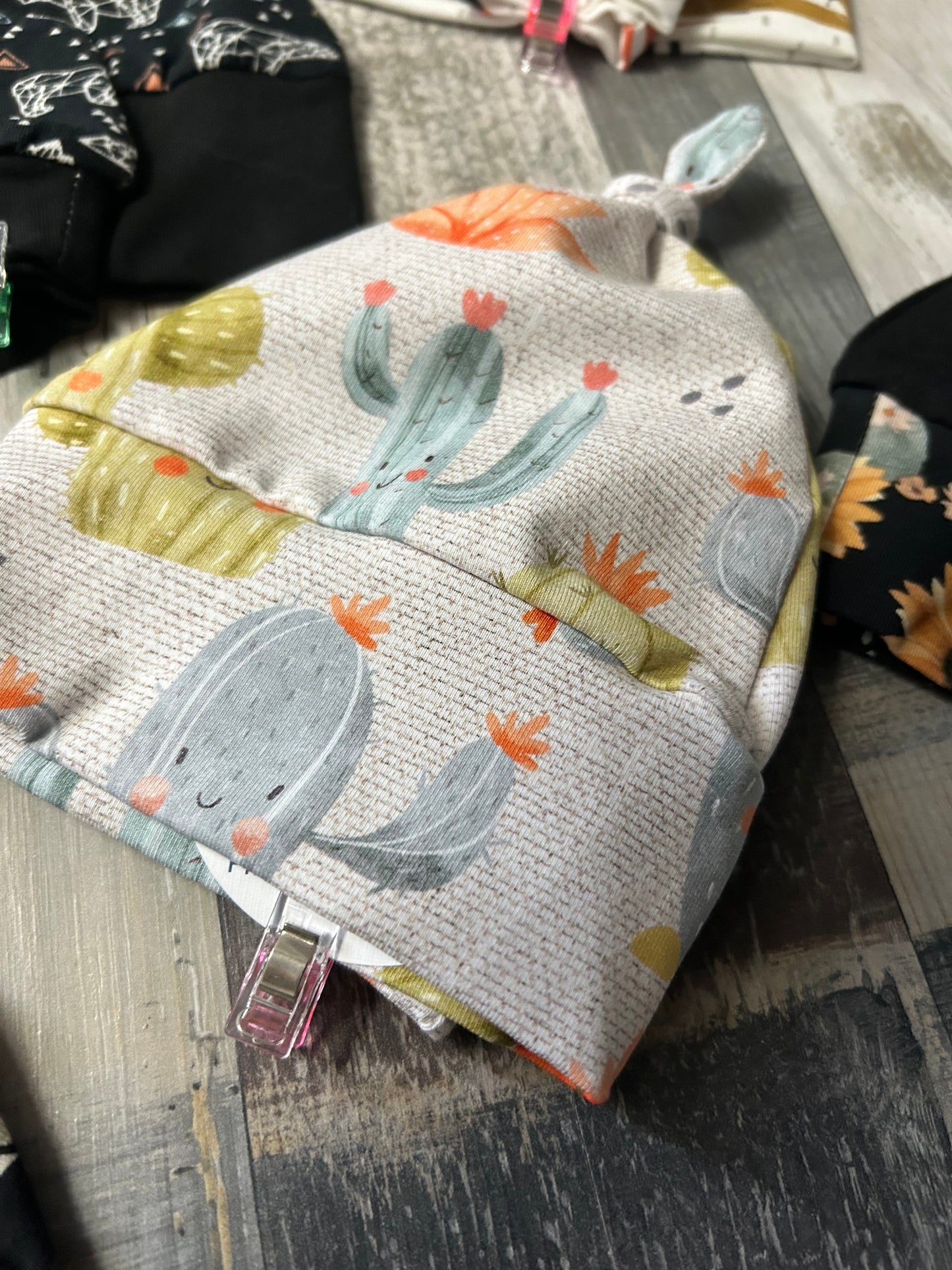 Ensemble chapeaux mitaines nouveaux nés