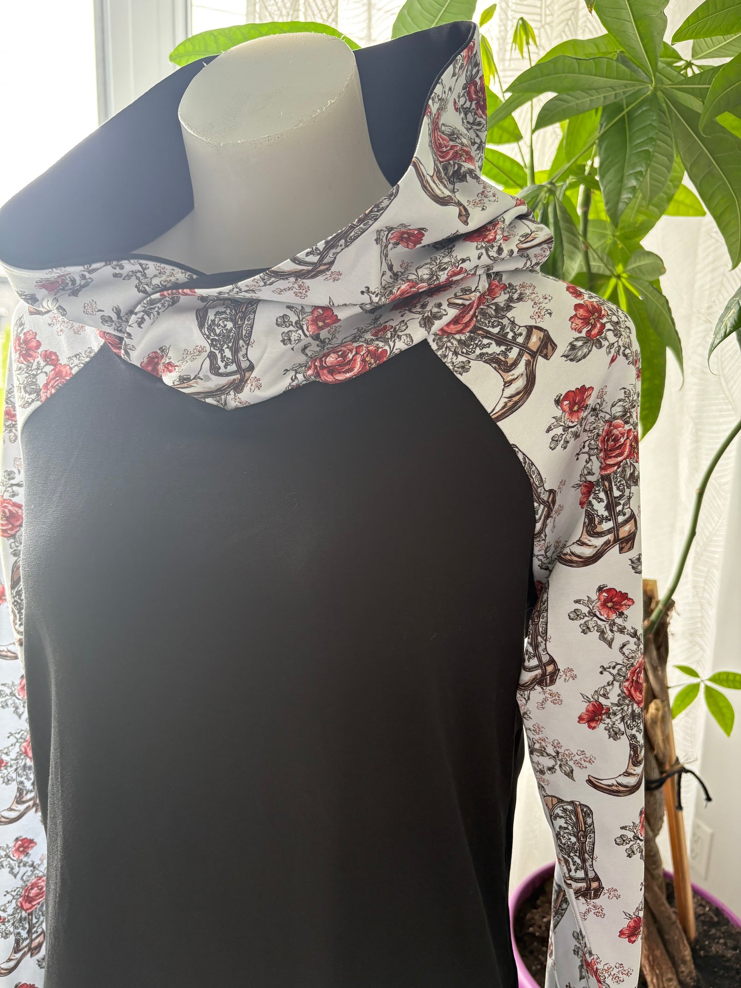 *** précommande hoodie Bella western ****