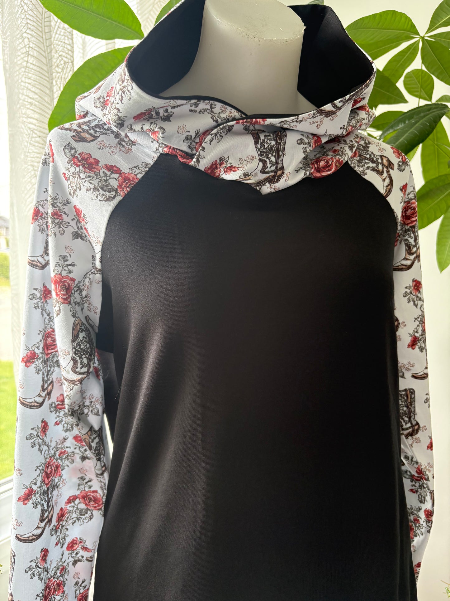 *** précommande hoodie Bella western ****