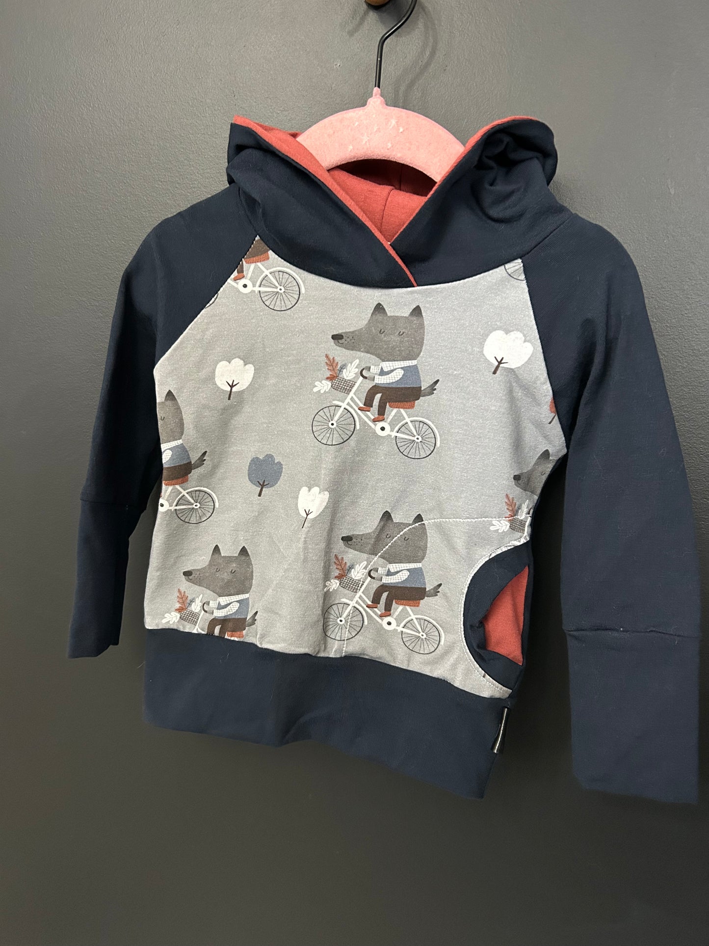 Hoodie évolutif loup