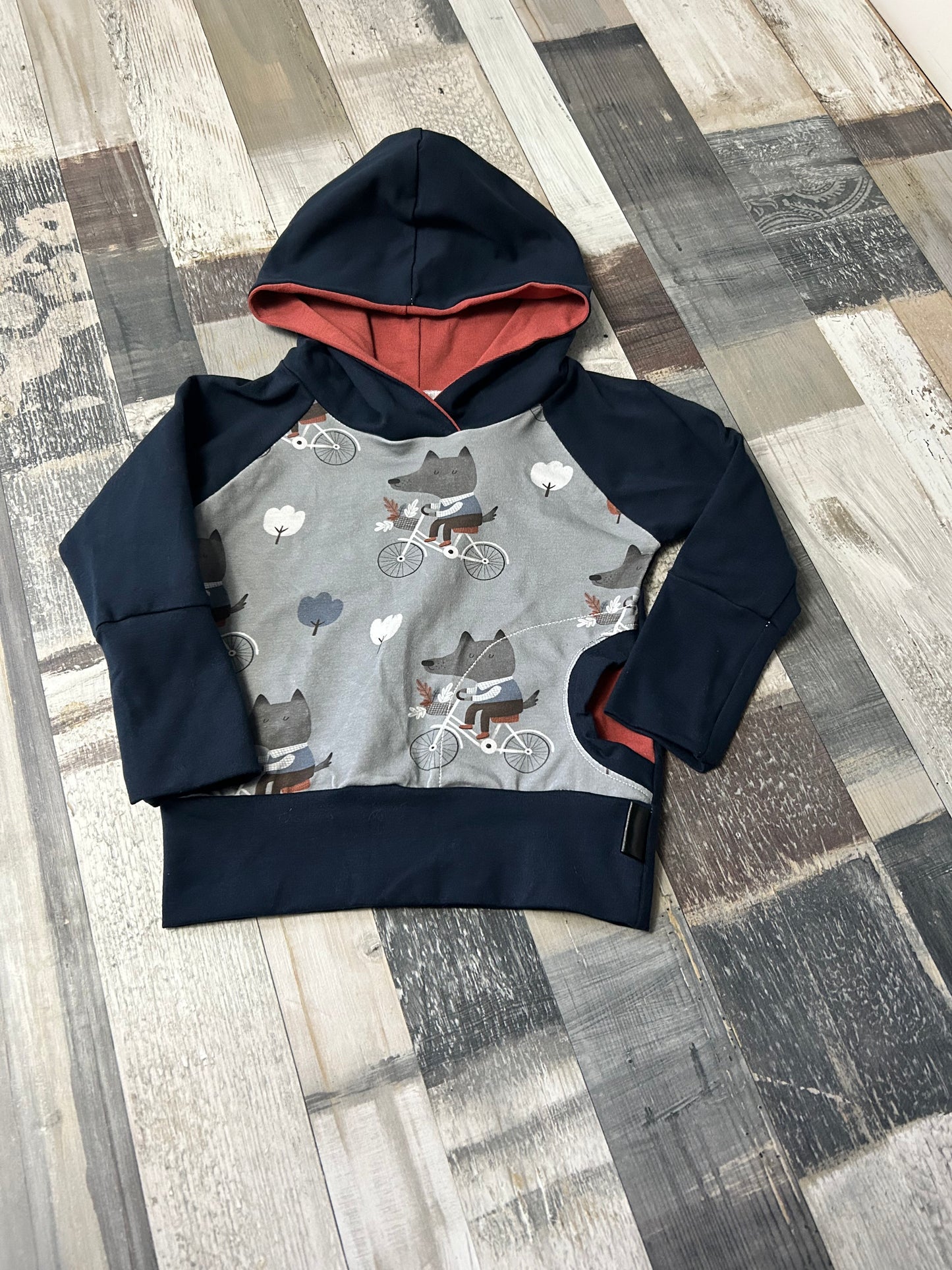Hoodie évolutif loup