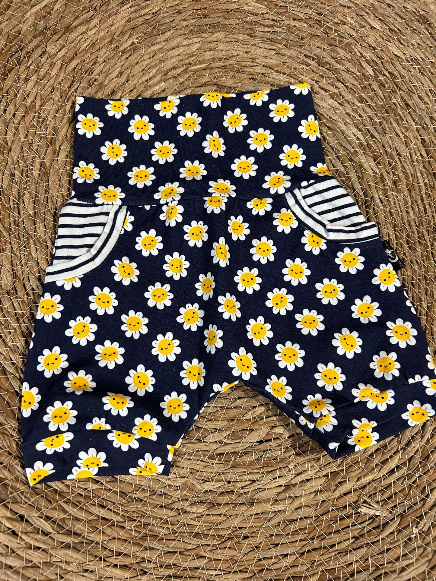 Le basique short marguerite 3-12 mois
